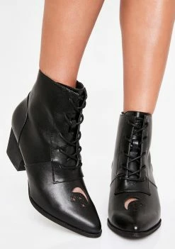 Y.R.U. Aura Boot