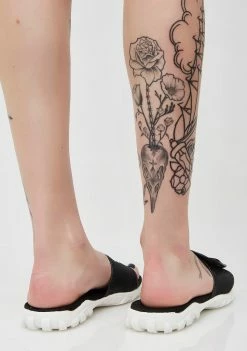 Y.R.U. Dope Nile Slides