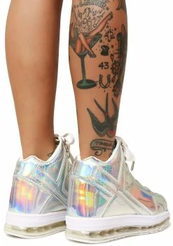 Cheapest ๐ Y.R.U. Qozmo Aiire Light Up Hologram ๐ Sneakers ๐คฉ 9 Y.R.U. Qozmo Aiire Light Up Hologram Sneakers