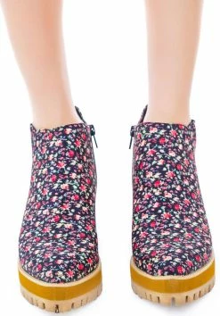 Y.R.U. Floral Wolf II Boots Boots & Booties