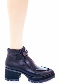 Y.R.U. Clueless Ankle Boots Boots & Booties