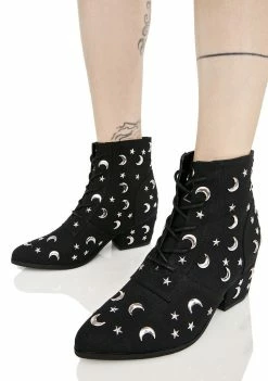 Y.R.U. Aura Qozmiq Stars And Moons Booties