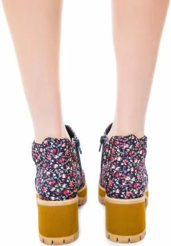 Y.R.U. Floral Wolf II Boots Boots & Booties